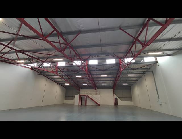 640M² WAREHOUSE TO LET IN SPRINGFIELD